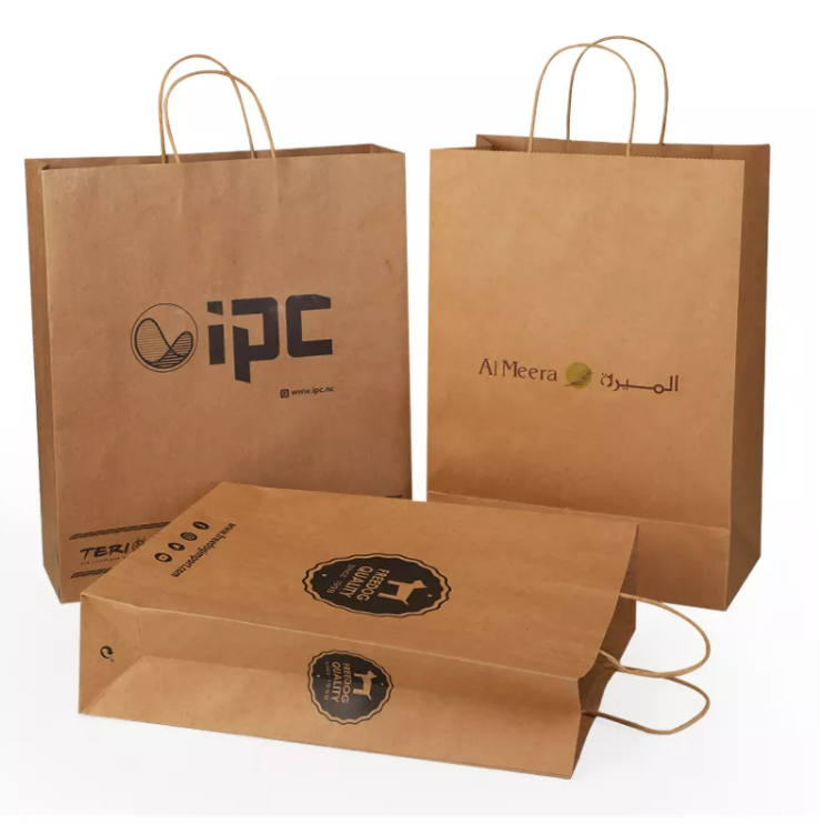 Saco de papel kraft marrom reciclável para compras por atacado com logotipo personalizado e alça plana torcida