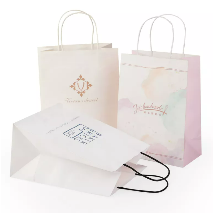 Saco de papel kraft marrom reciclável para compras por atacado com logotipo personalizado e alça plana torcida